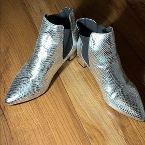 Eye catching ankle boots